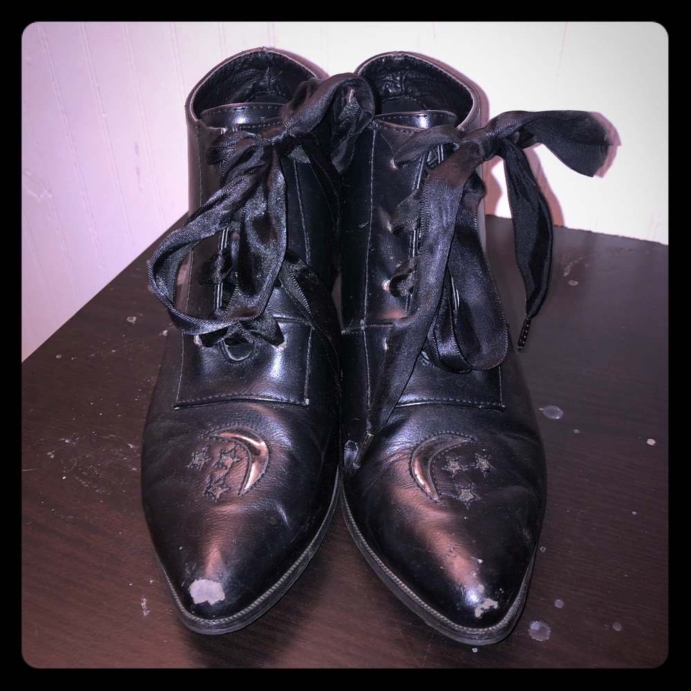 YRU “Aura” booties